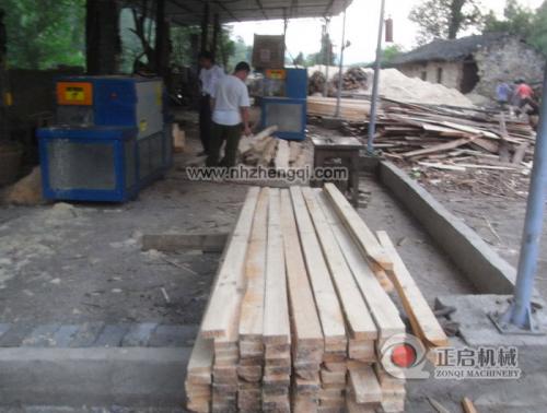 貴州遵義鋸杉木加工現(xiàn)場(chǎng)25機(jī)