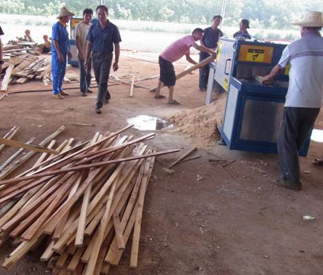 海南島-方木多片鋸70高加工現(xiàn)場(chǎng)