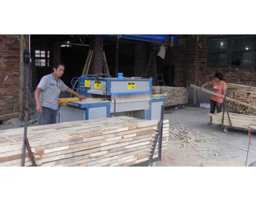 多片鋸-方木多片鋸-湖南-永州-新田加工現(xiàn)場(chǎng)